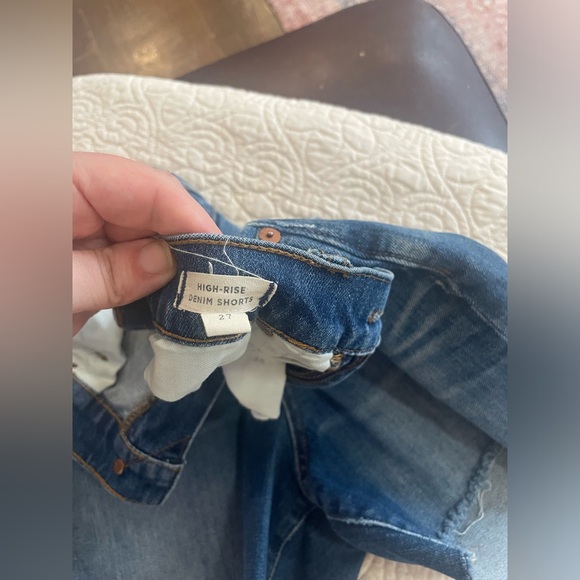 Madewell high rise jean cut off denim shorts. Size 27 - Picture 2 of 5